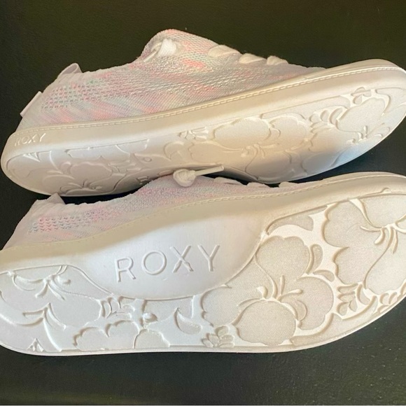 Roxy Tennis Shoe, Size 4, NWOT - Picture 4 of 11